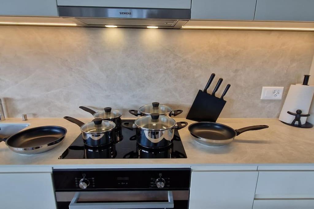 Visionary Hospitality Rothenburg, Lucerne - Premium Apartments With Free Parking, Washer, Kitchen, Terrace, 15' City Exterior photo